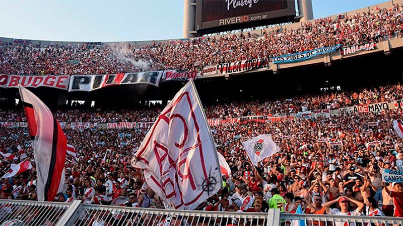 IffhsArg's tweet photo. 🔝5⃣  Estadios de la Liga Profesional  (+Aforo a Estadio lleno)

#River  I  Monumental  I  85.018
#Boca  I  Bombonera  I  56.444
#Racing  I  El Cilindro  I  55.840
#Huracán  I  El Palacio Ducó  I  48.314
#Central  I  Gigante de Arroyito  I  46.955 https://t.co/HkX1ZQG4Rv