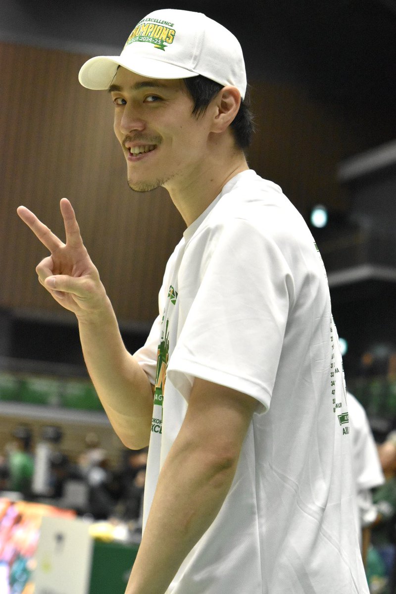 swingmiru2's tweet photo. 応援させてもらえた13年間。本当にかけがえのない幸せな時間でした。
19歳だった谷口くんがもう32歳。
思い出がありすぎる😭
同志社、三井住友海上、西宮、福岡、岩手、横浜、引退。
B2優勝1回🏆　B3優勝2回🏆🏆

数えきれない感動を貰った
『心からありがとう』
#谷口淳　#引退
#横浜エクセレンス https://t.co/lsmYoVChFC