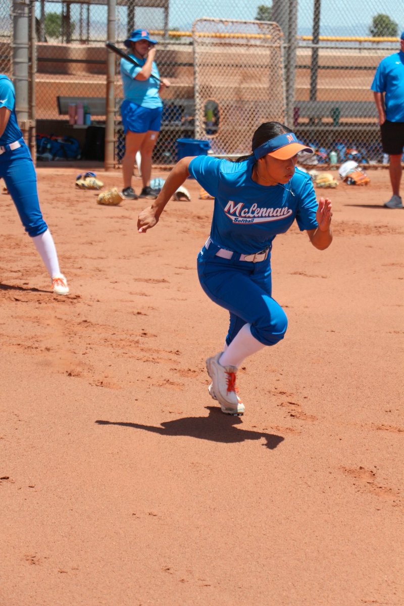 McLennan_SB's tweet image. 𝐃𝐚𝐲 𝟑 𝐨𝐟 𝐩𝐫𝐚𝐜𝐭𝐢𝐜𝐞 💙🧡 #DreamBigActBigBeBig #faMily