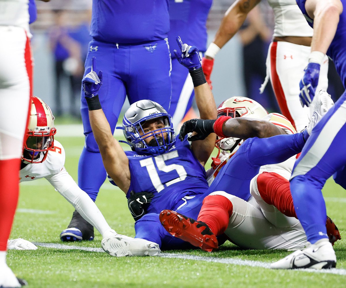 Photos and <a href="/overbey13/">Steve Overbey</a> story on today’s <a href="/XFLBattlehawks/">St. Louis Battlehawks</a> win on <a href="/stltoday/">St. Louis Post-Dispatch</a>: stltoday.com/sports/profess…