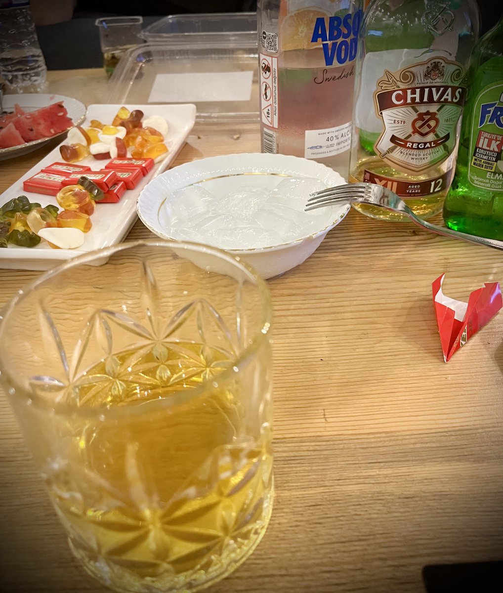 Dünya hep bu kafada olsa keşke..