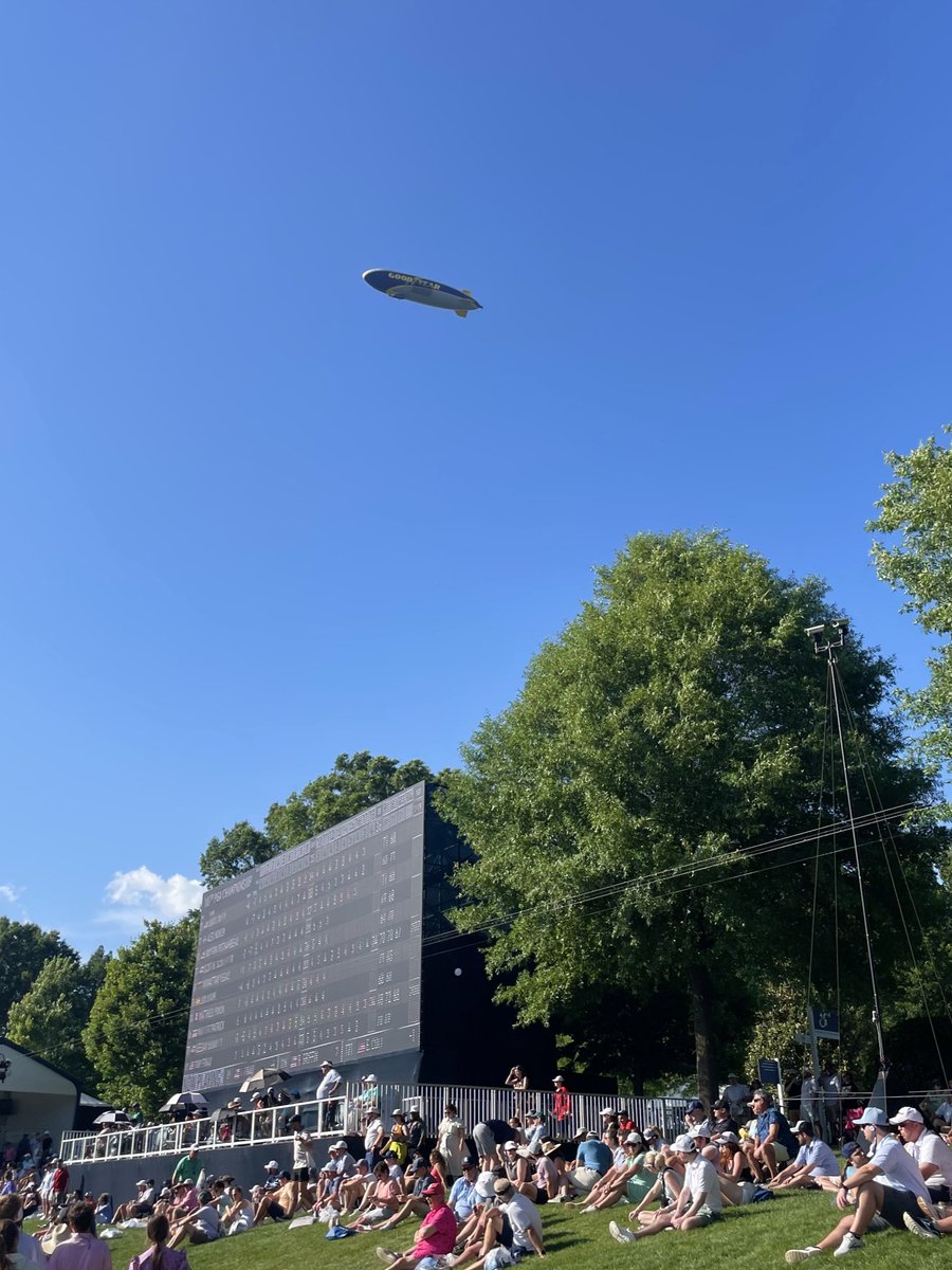 rrmcphers's tweet photo. me + 40,000 of my closest friends https://t.co/r0uGEKoSzp