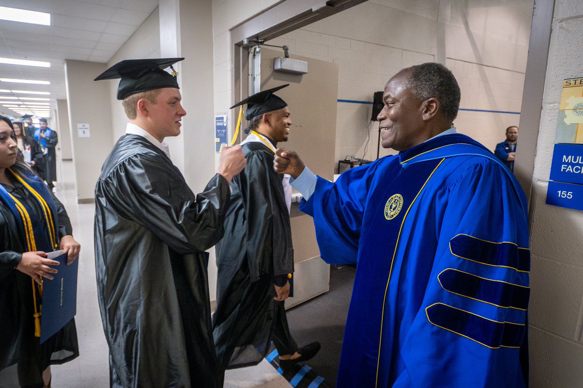 AngeloStatePres's tweet image. Angelo State's legacy grows with each graduating class. Congratulations to the Class of 2025! We can't wait to see how you Go as a Ram.