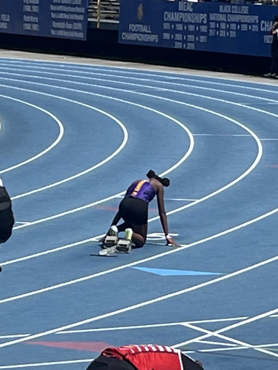 🚨 ALL STATE &amp; NEW SCHOOL RECORD🚨

Congratulations to Victoria Currie on her 🥉 place finish time of 56.38 in the 400m at the NCHSAA 4A State Championship Meet today 👀💥