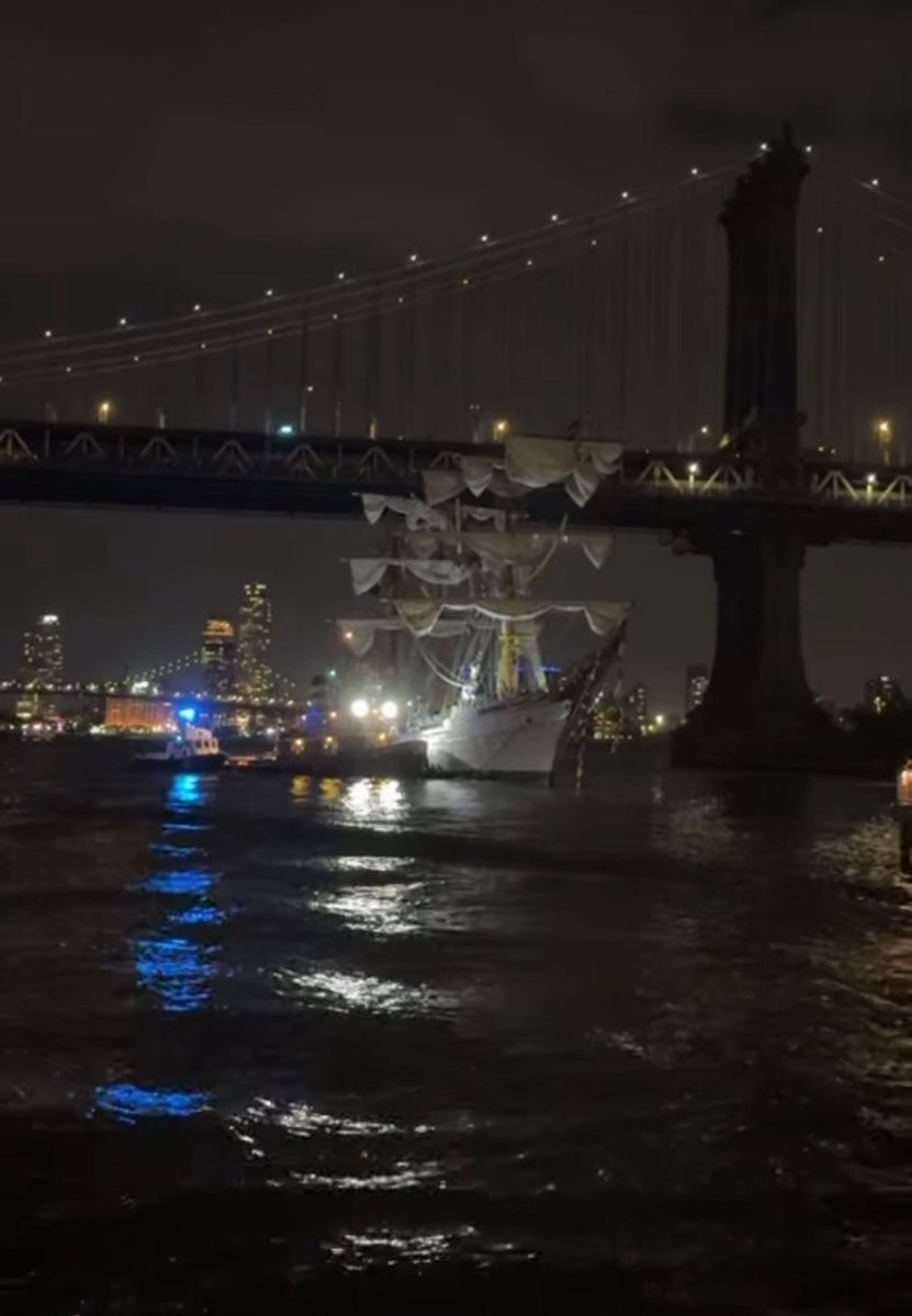 Qué imagen 💔🇲🇽 
ARM CUAUHTÉMOC