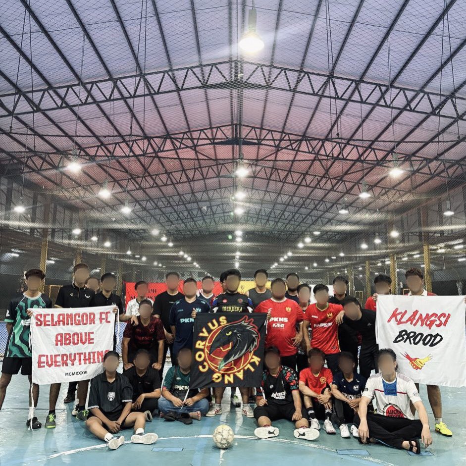 AKTIVITI OFF-SEASON

Musim bola sepak mungkin sedang berehat seketika namun semangat terus disemarakkan melalui aktiviti off-season.

Inilah masanya untuk memperkukuh ukhwah dan membina kefahaman sesama sendiri.