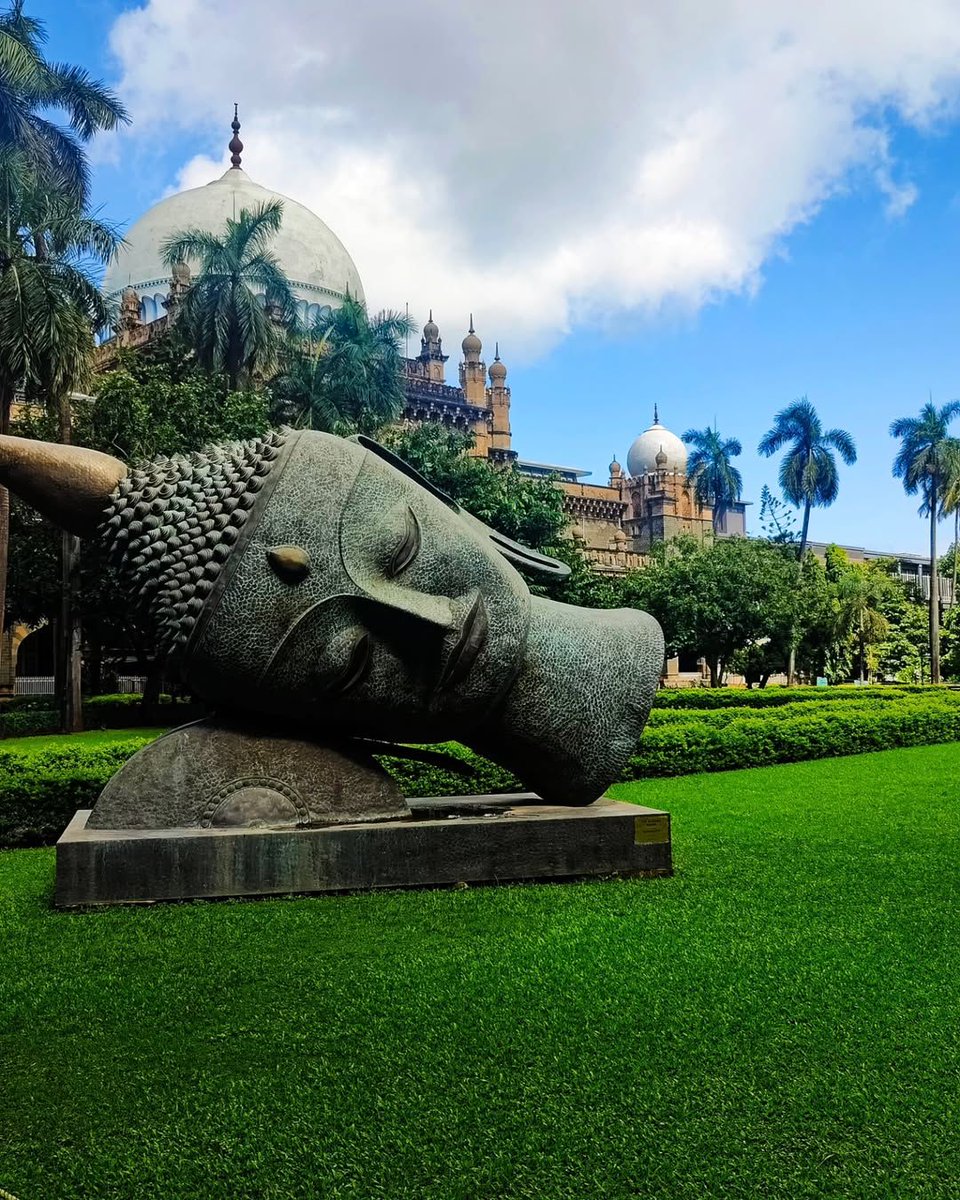 MinOfCultureGoI's tweet photo. Happy #InternationalMuseumDay!

📍Victoria Memorial, Kolkata
📍Chhatrapati Shivaji Maharaj Vastu Sanghralaya, Mumbai
📍National Museum, Delhi

#IMD2025 #MagicOfMuseums #BharatFromMyLens #CultureUnitesAll 

 IC: iamdhimansantra/ uv.the.pirate/ prathameshpatil08 (Instagram) https://t.co/Go0HWRVrTO