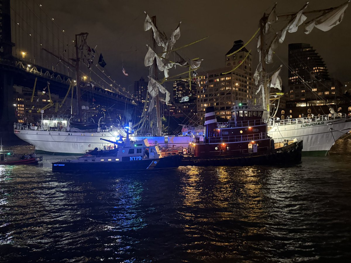 A devastating scene tonight as a Mexican Navy ship struck the Brooklyn Bridge, injuring several people. We were on scene with NYC’s Public Safety leadership as <a href="/FDNY/">FDNY</a>, <a href="/NYPDnews/">NYPD NEWS</a>, and <a href="/nycemergencymgt/">NYC Emergency Management</a> responded swiftly and in full coordination.

This level of preparedness reflects
