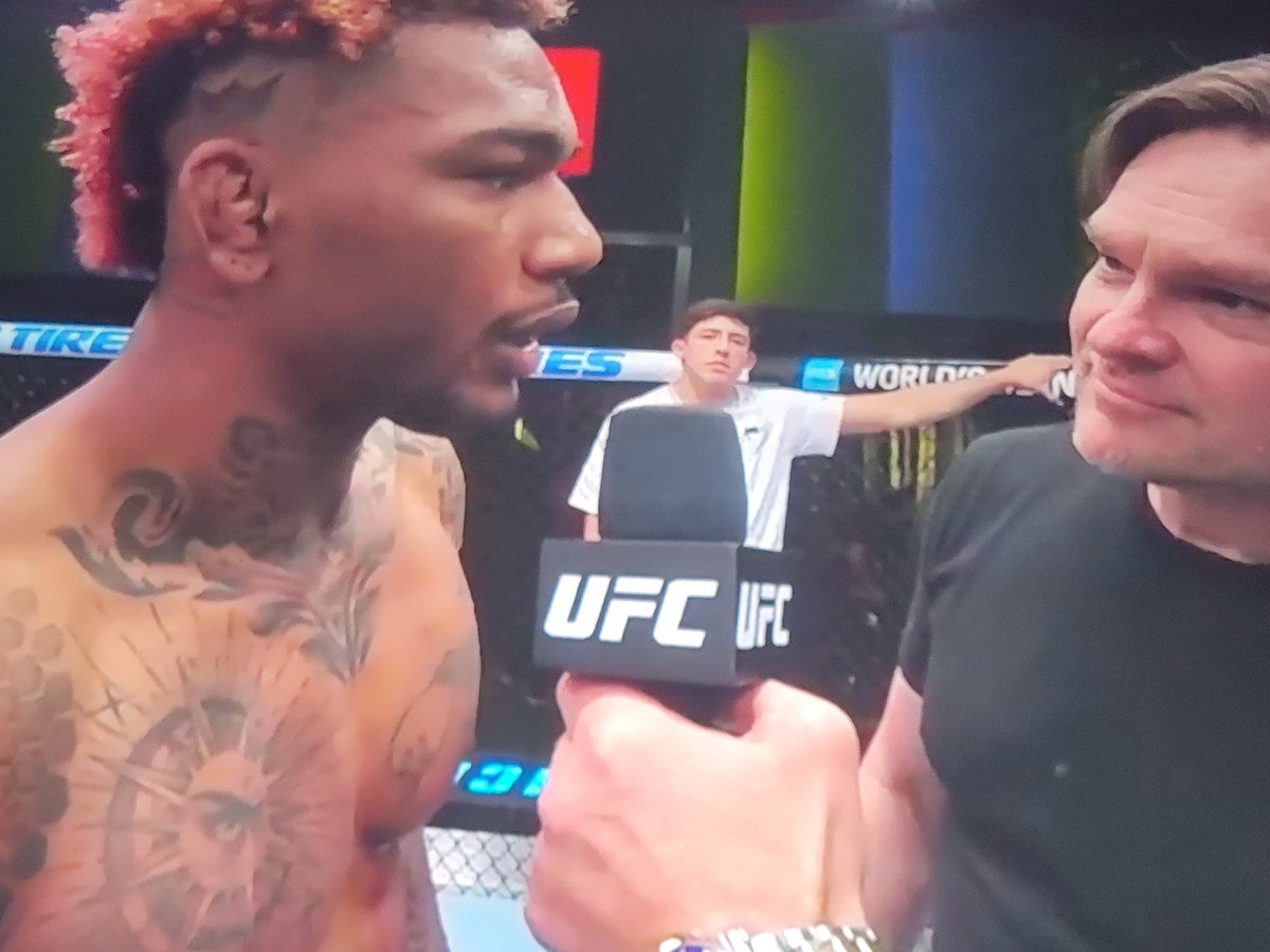 linsycoello's tweet photo. Michel Morales: "Yo voy por el cinturón, solo me tengo que recuperar de estos golpes. Hay tiburones en la división. Esta victoria es para mi mamá". @UFCEspanol https://t.co/jl4MrResPc