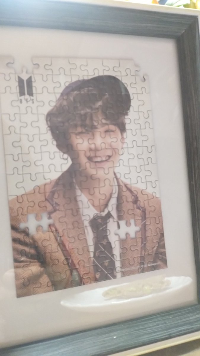 jazmineiusdraco's tweet photo. Lo compre usado, 😭 le faltaron 4 piezas #BTS #bts2025 #ARMY @bts_bighit https://t.co/pRWi0OSUSS