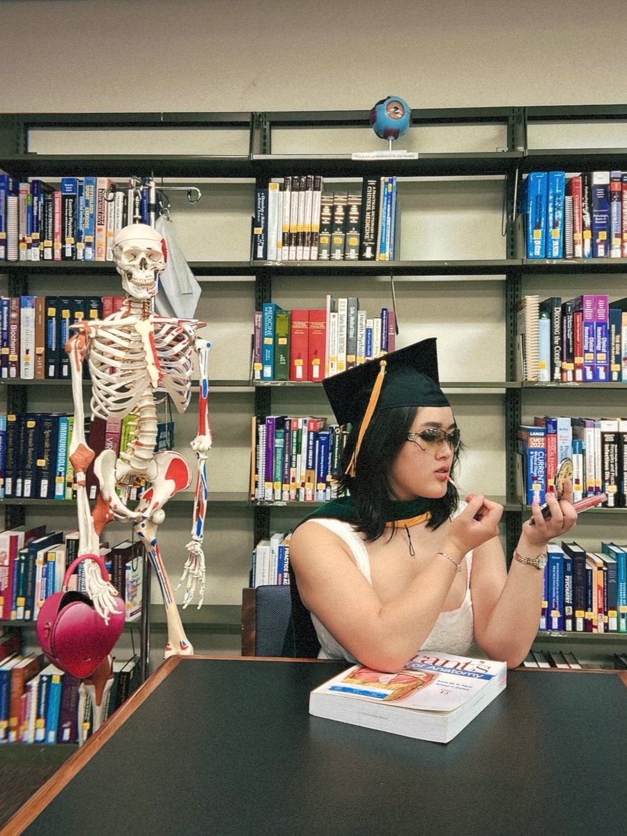 enrgeticwarrior's tweet photo. Officially a Master of Clinical Anatomy🥱🦴 https://t.co/46Y7w3VjzA