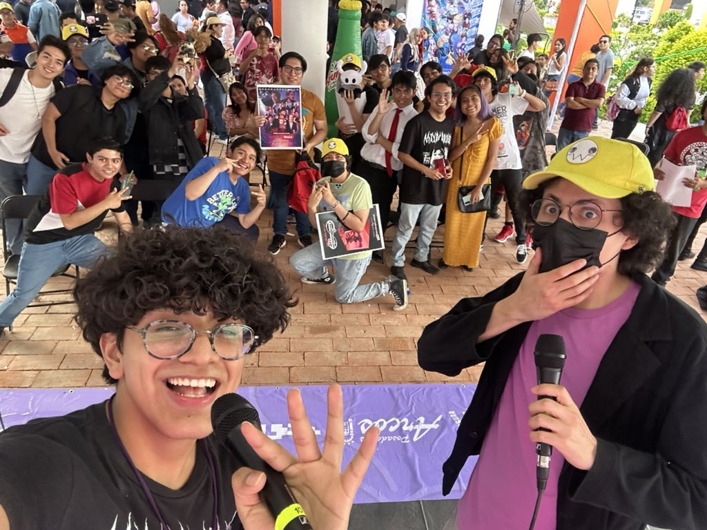 JVindahouse's tweet image. Chipeamos una 3ds en vivo…

Y NO NOS DEMANDARON 😭😭😭
Muchas gracias a todos los que nos acompañaron a mi y a @LocoDami4n hoy ❤️