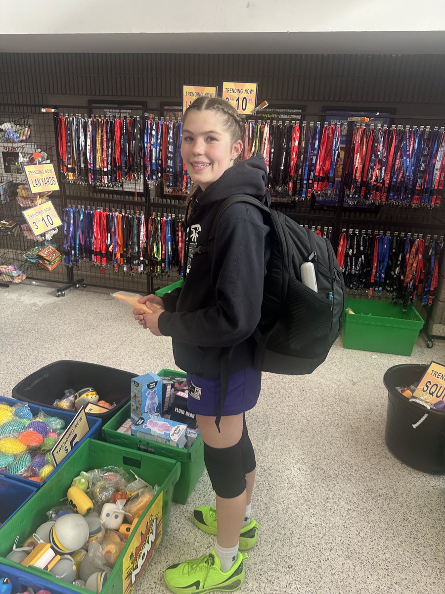 brickeyscott's tweet photo. When you put up 46 you get to go to the prize booth! Pop A Shot Style! Love you @BrynnBrickey Never stop being you kid!  @SOHSGirlsBB @HuckabyLisa @TA32ksu @LexCrossover @Shoot360LOU https://t.co/jRzQUnYEk5