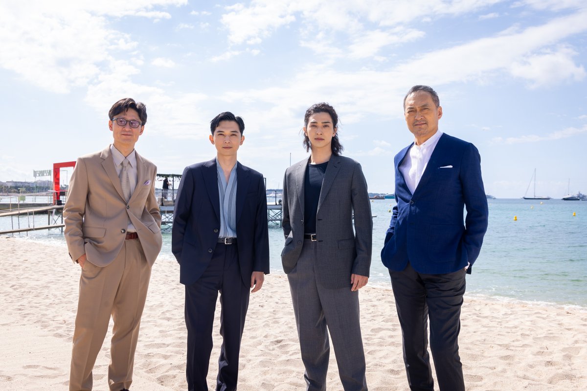 modelpress's tweet photo. 【第78回カンヌ国際映画祭🎥】

吉沢亮＆横浜流星「国宝」チーム
カンヌ到着🇫🇷

🔻写真
https://t.co/71cx3m3kCY

💬吉沢「皆さんの反応が楽しみでもあり、不安でもありますね」
💬横浜「芸術溢れる街で美しくて、リゾートの雰囲気も下町のような雰囲気もあって、色んな表情がある町」

#映画国宝 https://t.co/cPKmxv9agk