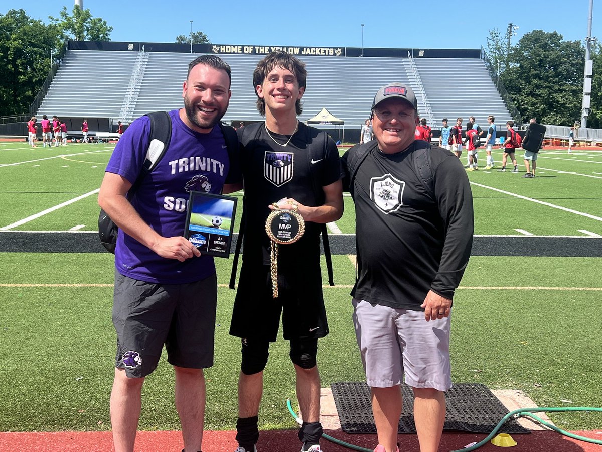 I was so honored to participate in the Divarsity All Star Game and not only participate but win MVP 2 years in a row! I was also presented with my Divarsity student athlete of the year award! Overall great day!