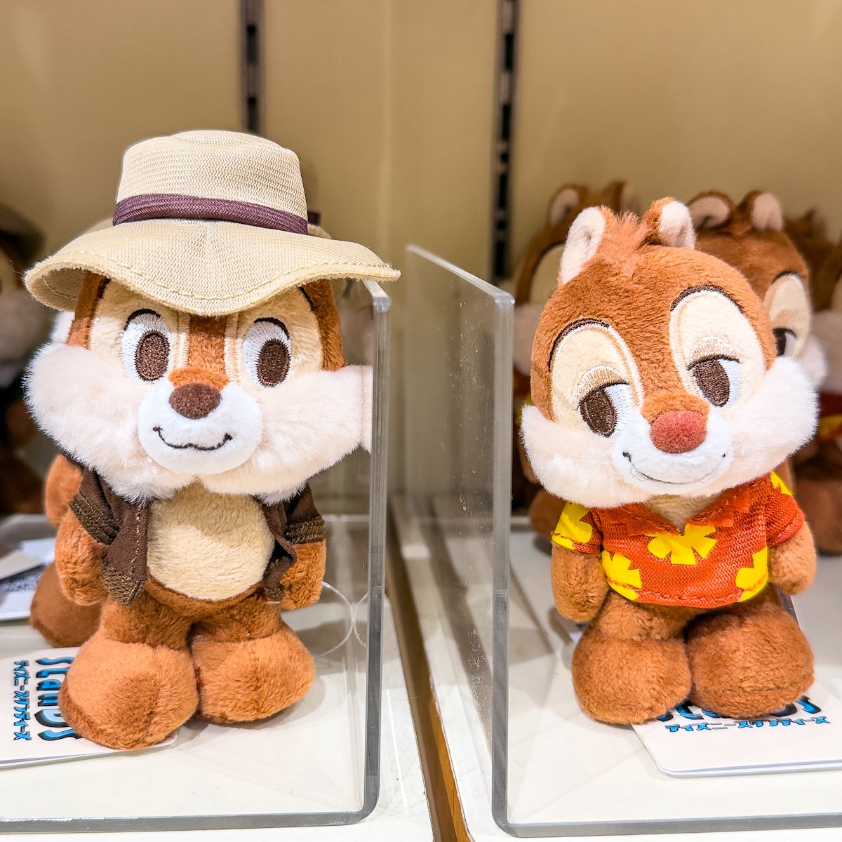 ショプバ・箱付き　ブラウン　ディズニースタッズ 2022＞ディズニーストアからバレンタイングッズが登場！GODIVAとの共同