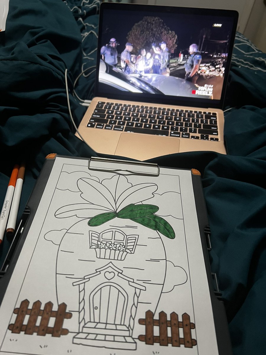 Ambieeg98's tweet image. Call me crazy, but coloring and watching @OfficialOPLive is my favorite part of the weekends. 🥰 #OPLive