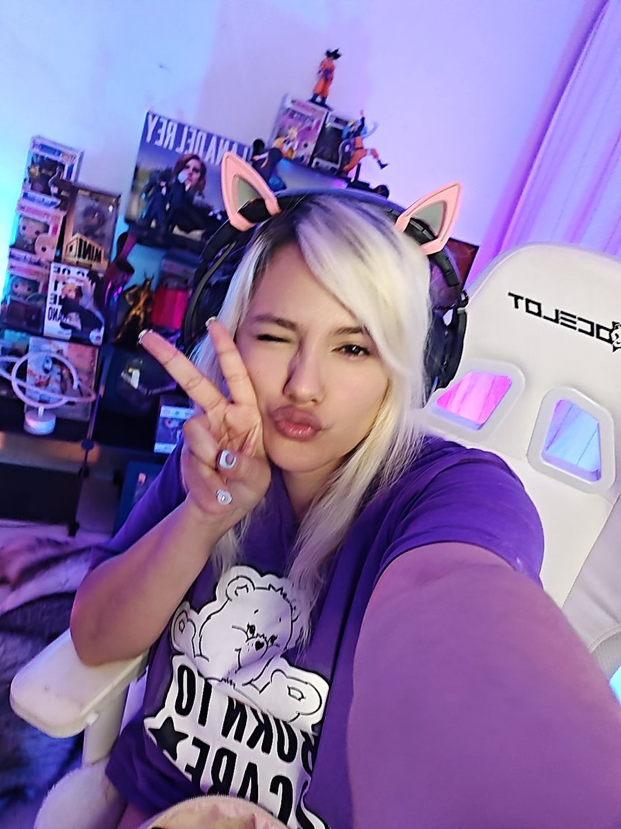 Es mi aniversario de partner en twitch OwO veeenn 💜