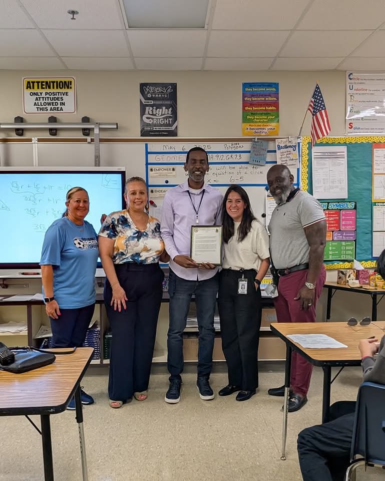 OdysseyMS_OCPS's tweet image. 📰 Breaking news! Mr. Williams, our exceptional Algebra and Geometry teacher, received a heartfelt letter from a former student/current graduating Senior. Board Member Salamanca presented the letter to Mr. Williams. You are stellar! 🐲📃❤️ #projectimpact 
@MariaSalamanca