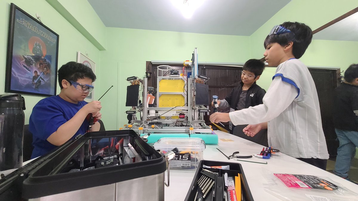 今日は #JRTヨカトーレ博多 にお邪魔してます！

一緒に活動するメンバー(小5～中3)も絶賛募集中です！！
興味を持った方は、以下のリンクからお気軽にご連絡ください！
scramble-robot.org/archives/25449/