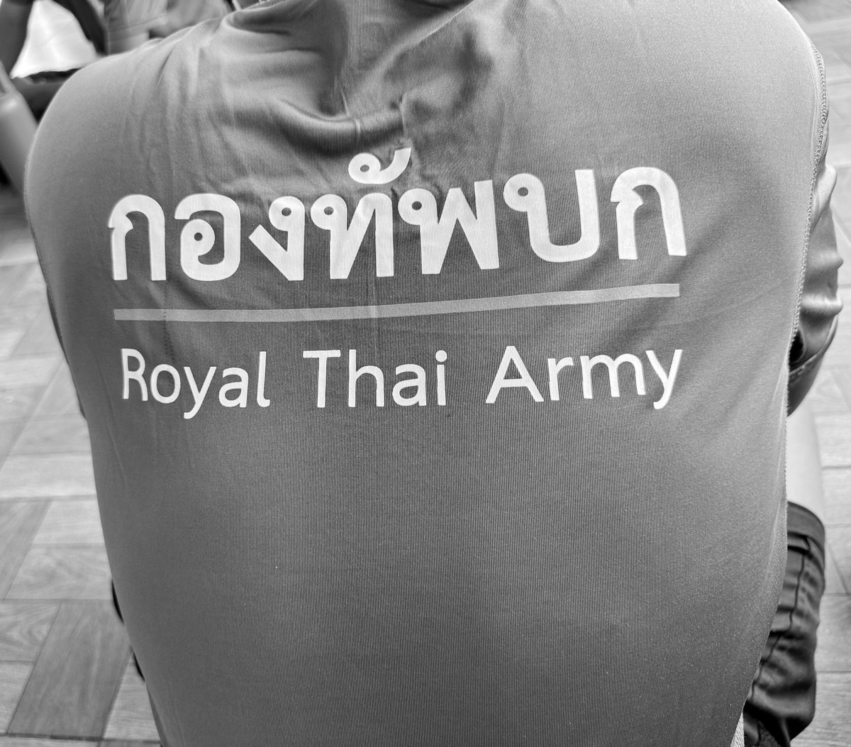 ___lasthope's tweet photo. เสื้อรุ่นนี้ได้ใส่เเถมได้สร้อยคอสะด้วยย https://t.co/9StagnzIUA