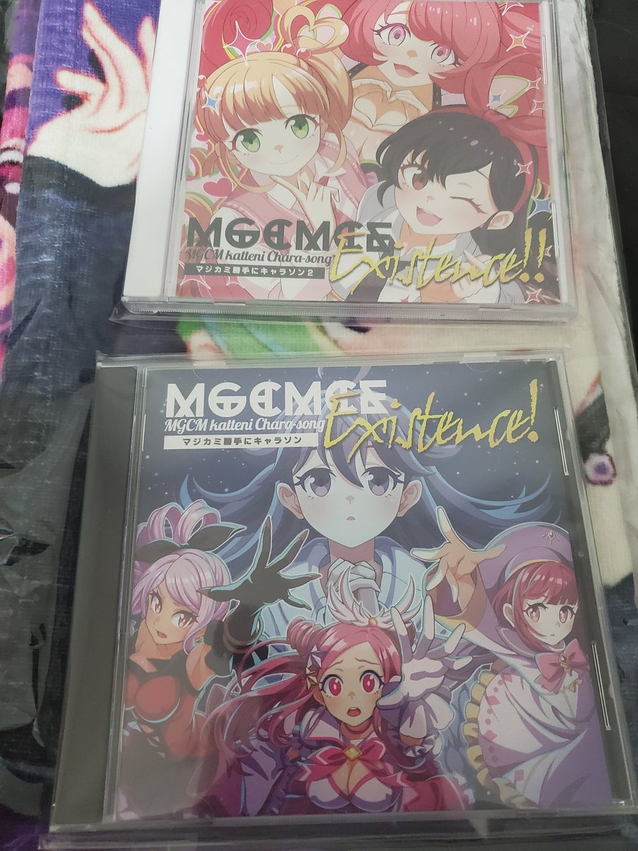 Ktoba_e's tweet photo. 2月のマジカミのオフ会、行きたかったけど行けませんでした。
最近は本当に忙しくて、ほとんど仕事か勉強ばかりです。
@kumakuma_MGCM がオフ会のグッズをくれて、本当にありがとうございました！🥺🥺

今はエロゲーを作りたくて、色々と勉強中です。 https://t.co/wMiQVgaTca
