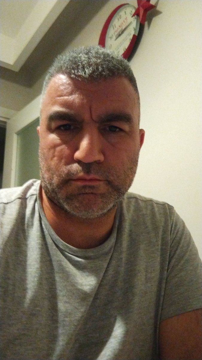 Edepli terbiyeli ve ahlâklı bir kadın var mı acaba?