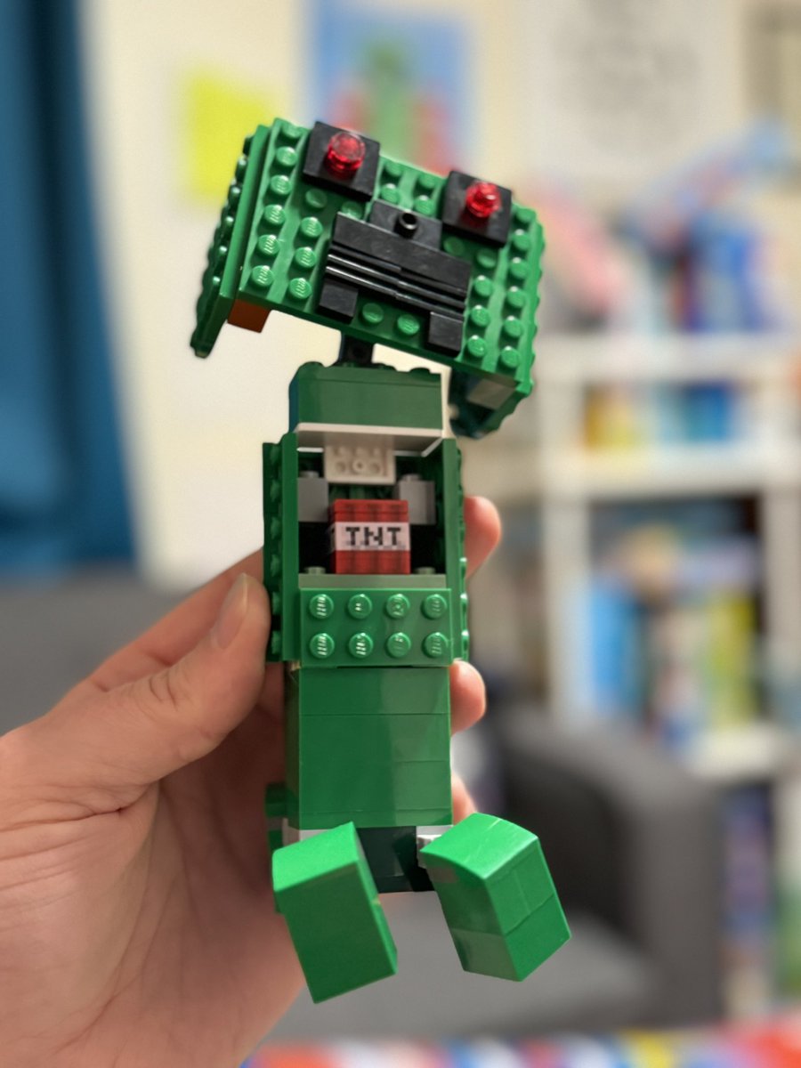 Built this Creeper with my 6 yr old… complete with adjustable joints &amp; TNT heart!

#minecraft #creeper