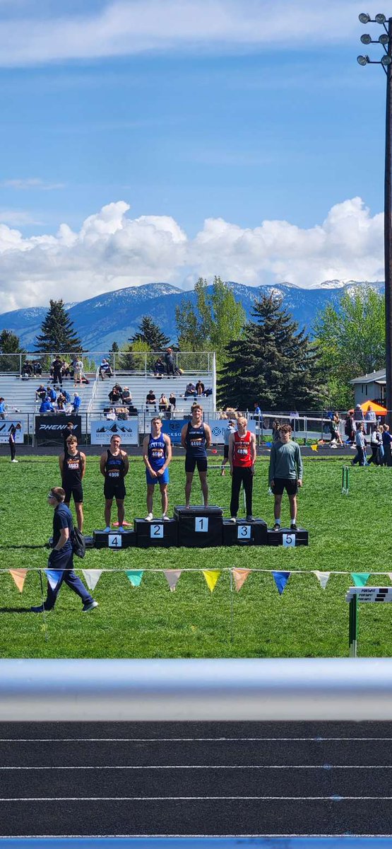 caleb_litz's tweet photo. Super pumped to finish the AA Eastern Divisional weekend with two big PR's.
15.02 in the 110mh - 1st Place
40.01 in the 300mh - 1st Place
Next up is State! @CoachK137 @FallsBison https://t.co/g6B2wbwo2q