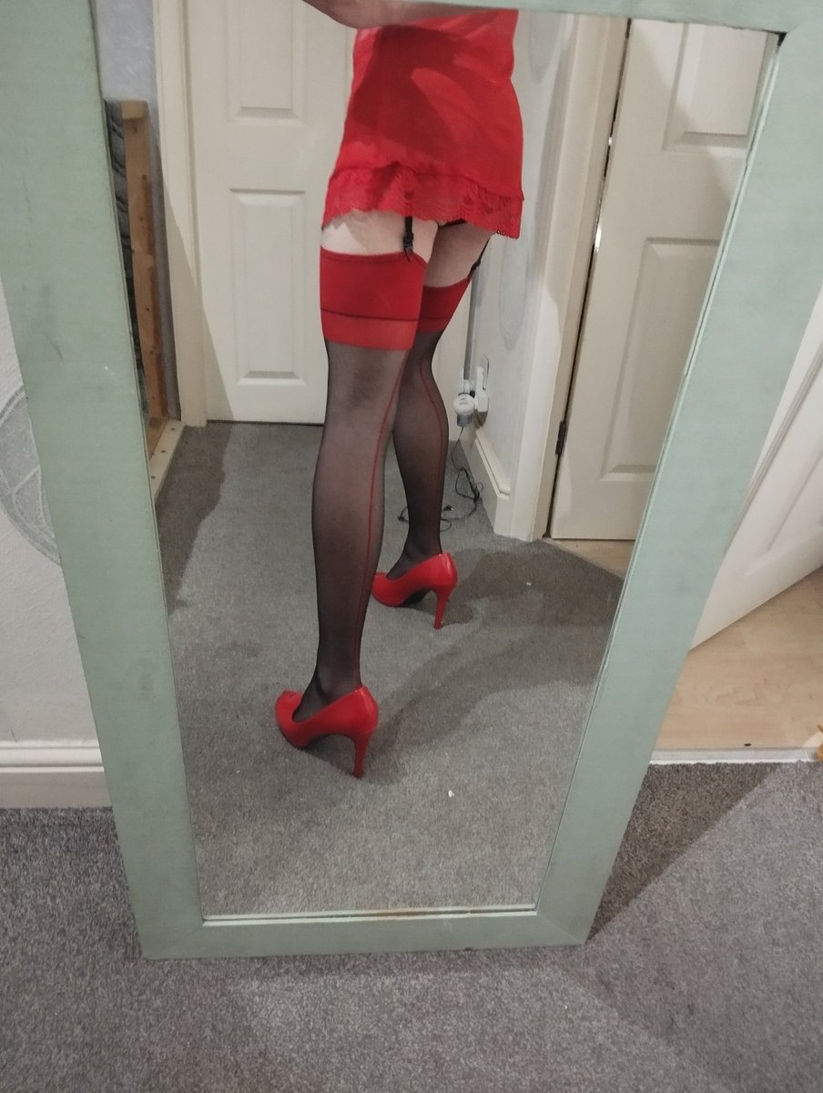 NylonNick1's tweet photo. Are we even making it to the bedroom? https://t.co/2stZQnjGIK