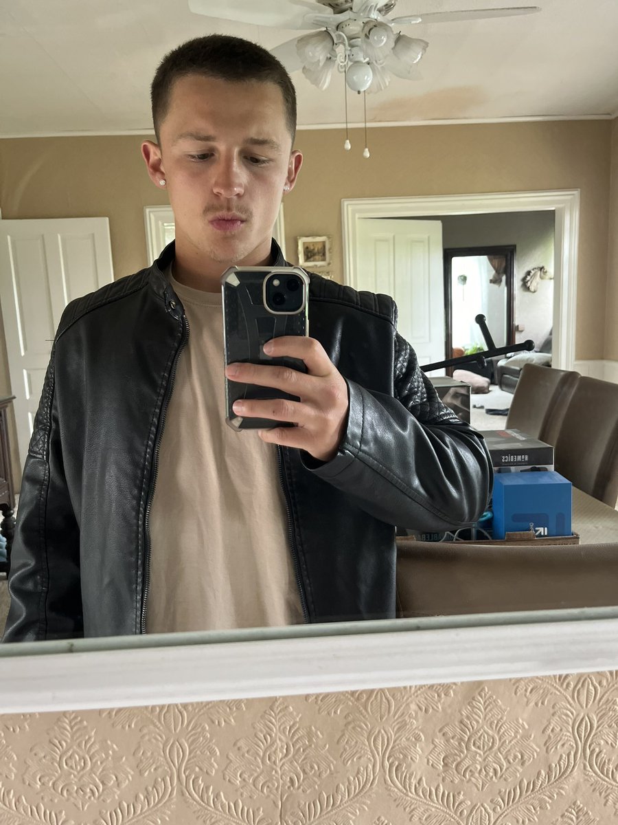 Who’s got cash app. Jw. 🤑🤑

OnlyFans.com/mastercoltonjr