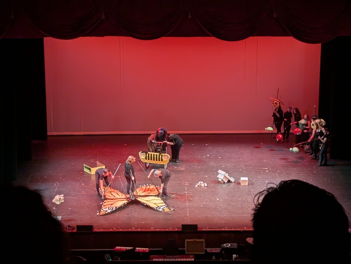 Heather Schramm (@heatherschramm) on Twitter photo A reenactment of the Anthony Wayne Trail prairie mowing tonight at <a href="/TS4Arts/">ToledoSchool4theArts</a>' Kaleidoscope 2025. A reenactment of the Anthony Wayne Trail prairie mowing tonight at <a href="/TS4Arts/">ToledoSchool4theArts</a>' Kaleidoscope 2025.