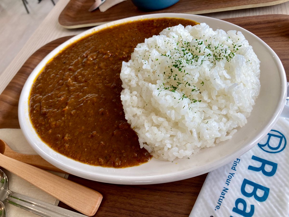 salzjp's tweet photo. 今日は錦糸町な日✨
せっかくなので早めに来て
#FUGACOFFEE で早めのランチ🍽️
ピザ頼もうと思ってたけど
カレーがもめちゃ気になって…
妹と半分こすることに。
食べ過ぎですね💦
カレー美味しかった!!
やっぱ何食べても美味しい〜😍
ウチからもっと近ければ…🥺
朝から贅沢気分でしあわせです。 https://t.co/DriOC51w6T