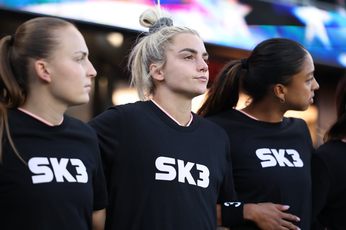 Always behind you, Savy King 🖤 

#AngelCityFC | <a href="/wearebayfc/">Bay Football Club</a>