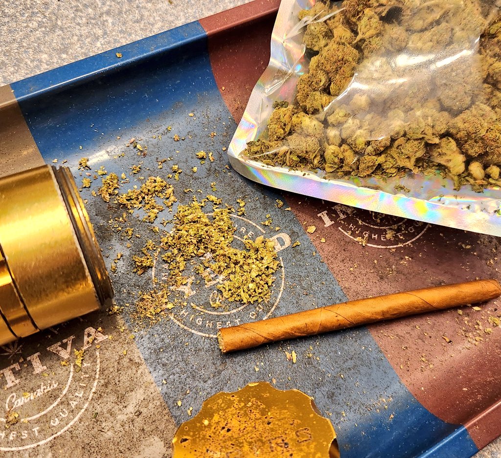 🍑ℙ𝕖𝕒𝕔𝕙𝕖𝕤🍃💨 tweet media