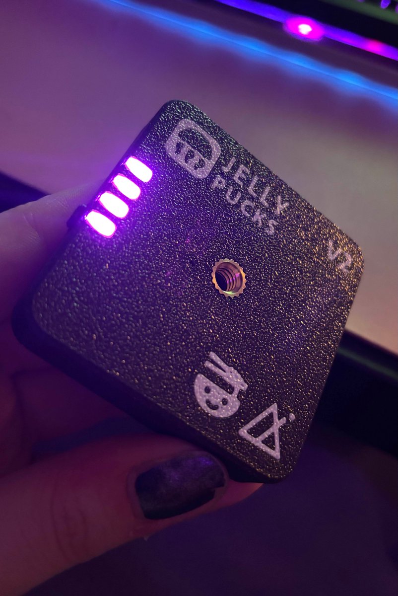 JellyKinderVR's tweet photo. Jelly Pucking with a new textured build plate https://t.co/ATkaBeBi7s