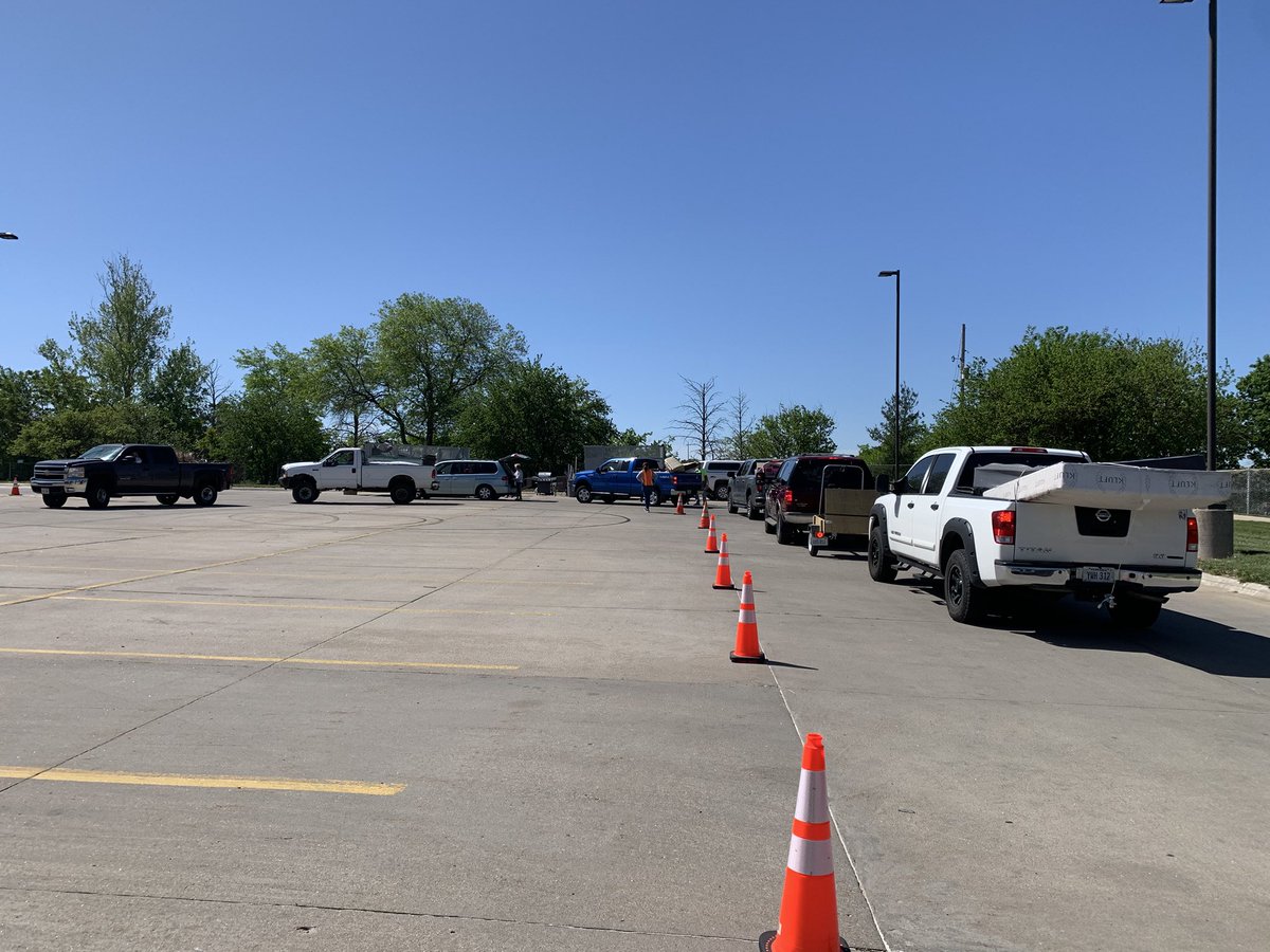 Thanks to everyone who volunteered and participated (especially the folks who donated with their drop offs) at today’s Spring Neighborhood Cleanup!