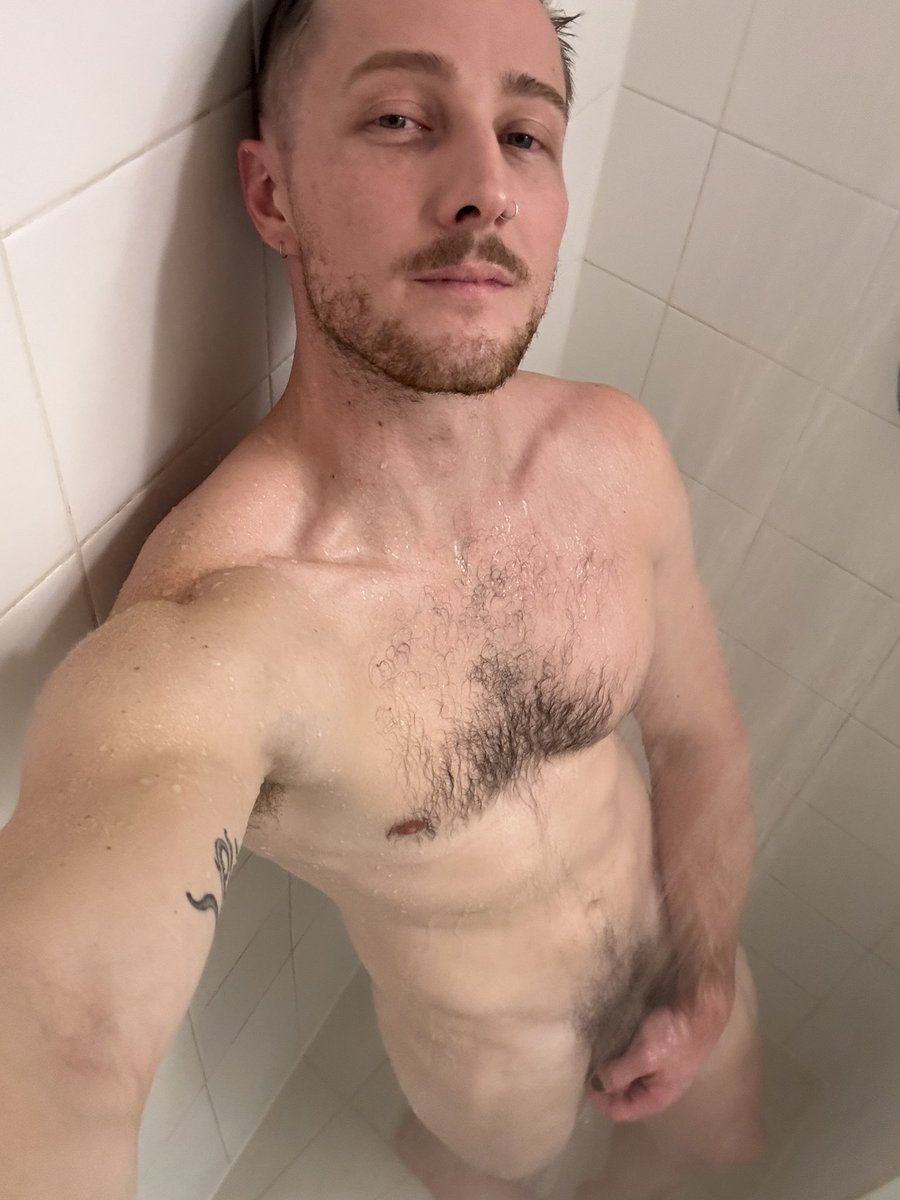 barret_luca's tweet image. I know you much you guys like seeing my big fat wet cock