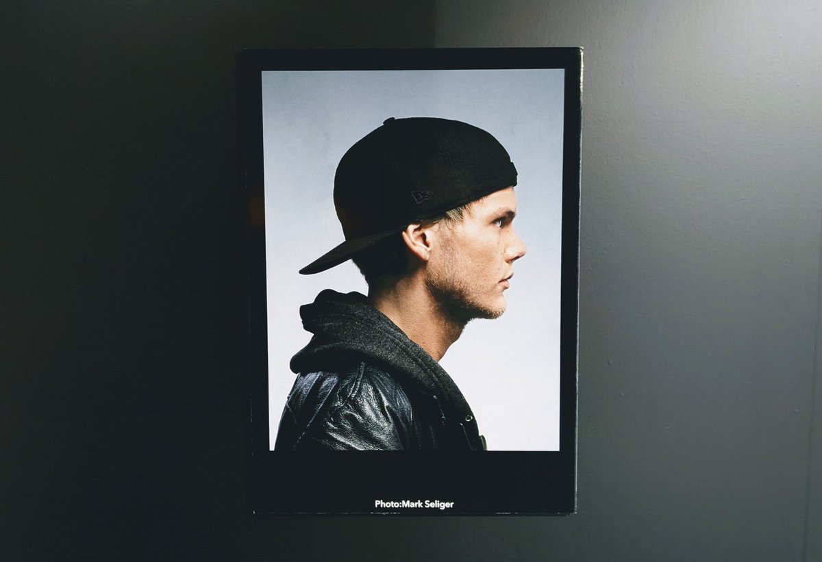 eigaseinen's tweet photo. #Avicii https://t.co/mX01wyoooU