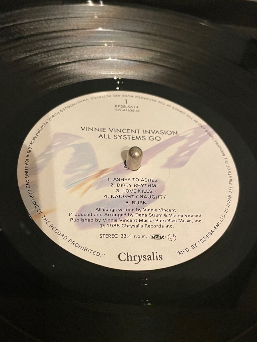 XIBILXIC's tweet image. en 1988 Vinnie Vincent Invasión 🇺🇸 sorprendió a todo el mundo #HardRock con All Systems Go, a 37 años de ello, comprobamos que era mentira 🤭 ya no funcionaban, pero es un discazo como pocos 🤘😎🤘 #VinnieVincentInvasion #AllSystemsGo #vinylrecords #vinylcommunity #CassetteMania