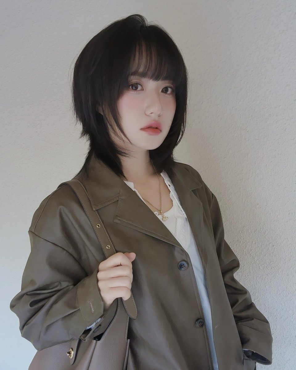 official_gyu's tweet image. [#ONAIR]
잠시 후 6시,
KBS1 열린음악회에
#심규선 이 출연합니다 🎵

설레는 열린음악회 첫 출연을
본방 사수로 응원해 주세요 🙌
잠시 후에 만나요 😊

#심규선 #SimGyuSeon