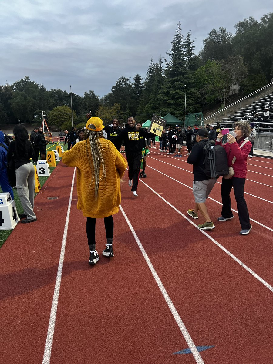 Long Beach Poly boys track and field wins back-to-back CIF Southern Section Division 1 Finals with a victory in the 4x400m relay.