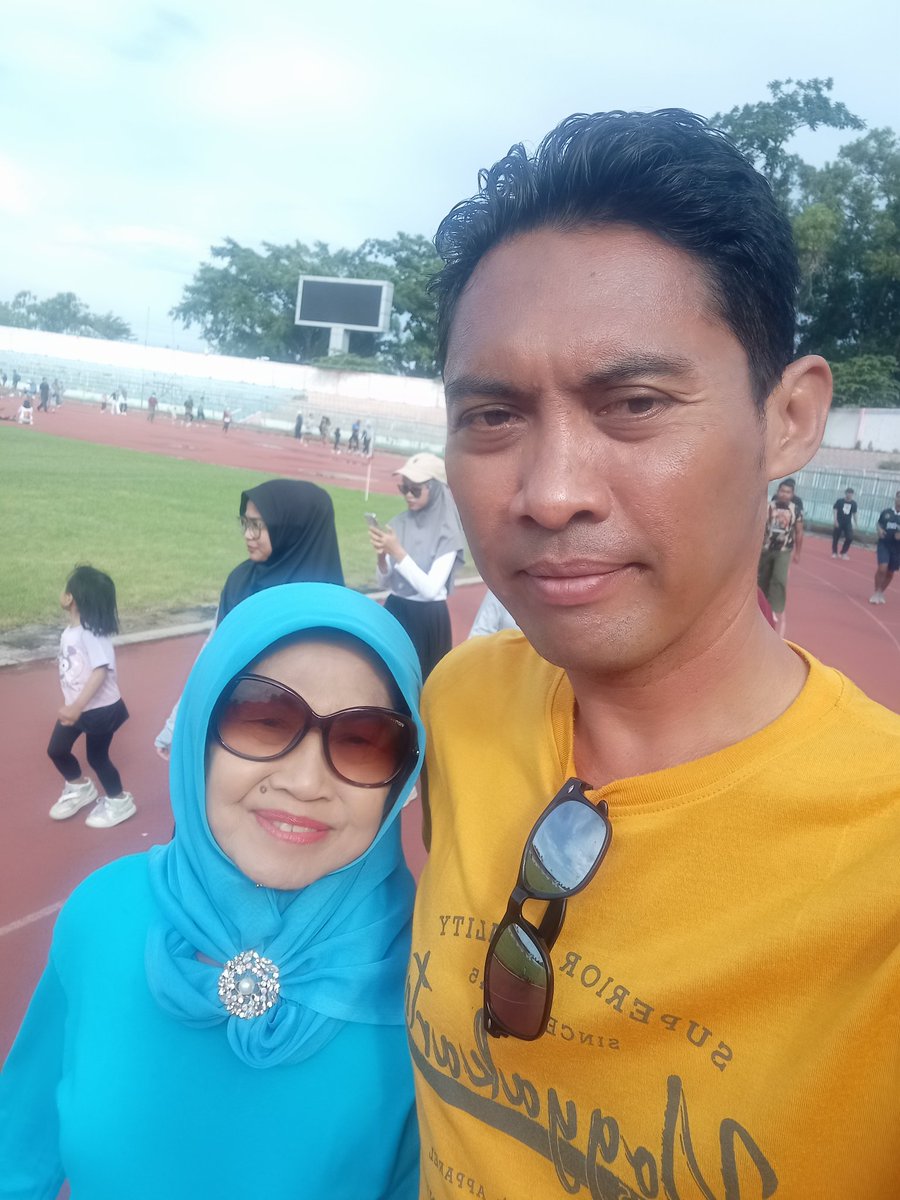 ENDRO_K27's tweet image. Yellow Edition
Sunday Morning Jogging

Kuning kuning kuning..... 

It's Time To Jogging

#jogging 
#joggingpants 
#joggingoutfit 
#jogginganzug 
#joggingtime 
#joggingtime🏃 
#joggingtimeplustiktoktime 
#joggingtime😊 
#walk 
#walking 
#walkingdead 
#walkingonadream 
#walking