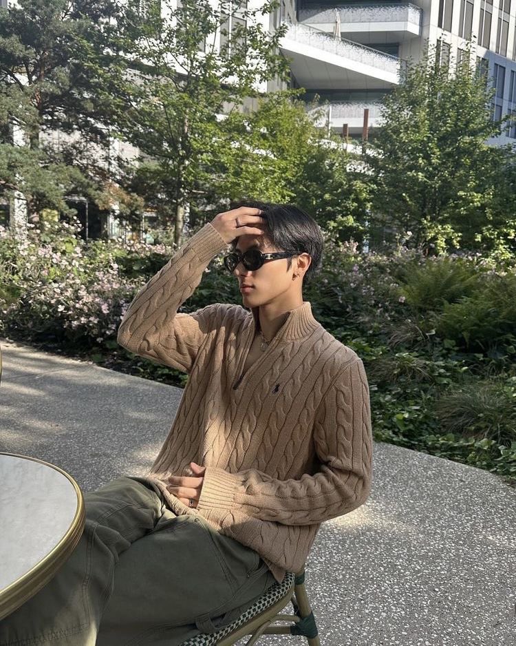 Good Morning. Izin bales semua DM setelah makan ya.