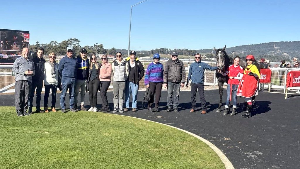 A first up win for Twice The Ice (3f Frosted x Miss Two Pairs) in today's 1150m Mdn in Devonport!

Congrats to all the happy connections with their $52k <a href="/mmsnippets/">Magic Millions</a> purchase, who also pick up the #Tasbred bonus! Great to have <a href="/Ericabyrne_1/">Erica Byrne burke</a> back riding winners! #Elsa