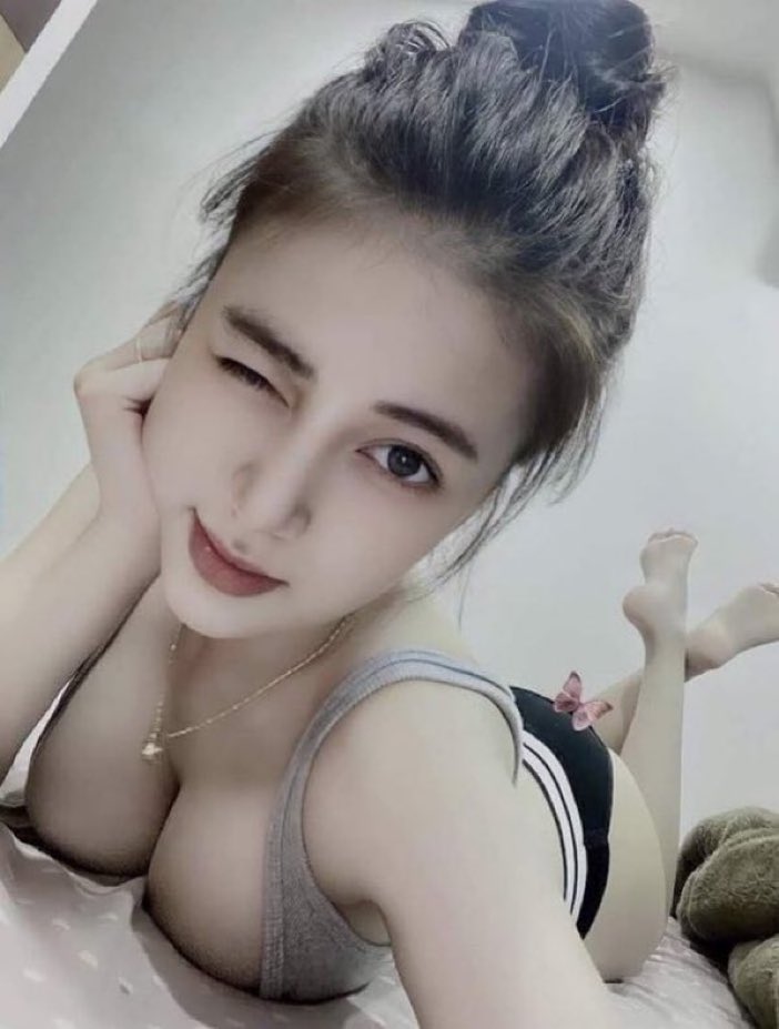 Trời buồn trời đổ cơn mưa em buồn em nứng từ trưa tới chiều