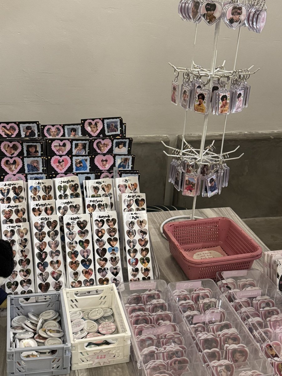 make sure to come and visit our booth ~ 💗 buy anything to get a set of ricky sticker pack ! 💗 #RosesforMYRicky