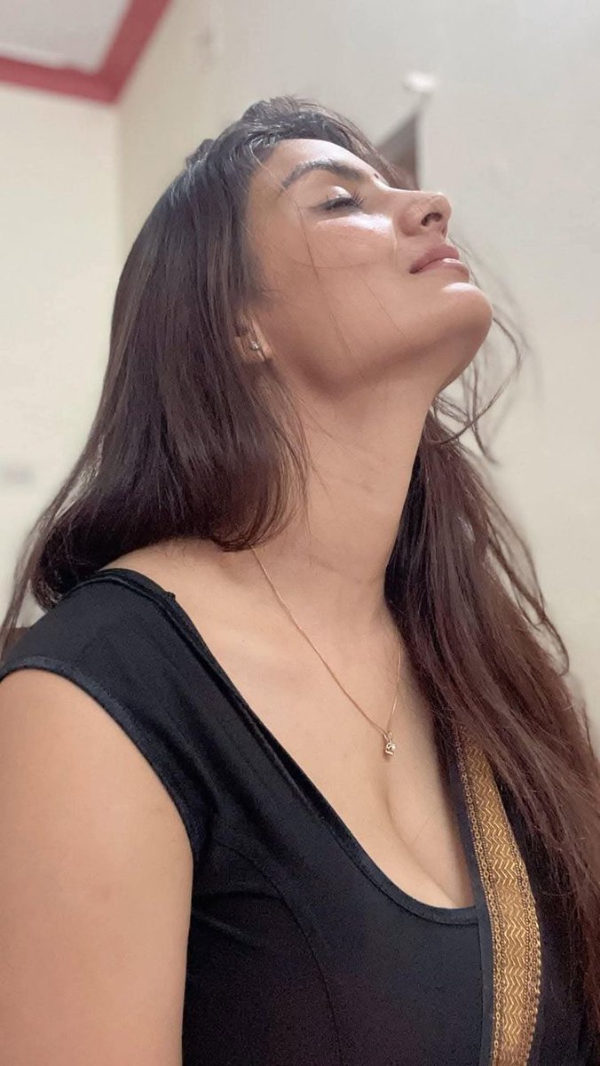 GrN-5QDWQAEWOvc?format=jpg&name=medium