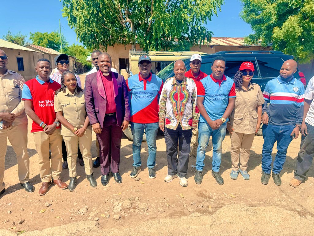 Twaha_Mwaipaya's tweet photo. Tumemaliza kazi kubwa ya operesheni ya #NoReformsNoElection kanda ya Ziwa sasa tunarejea Dar kwaajili ya kwenda mahakamani kesho kwenye kesi ya Mh. Tundu Lissu. . https://t.co/Exe1VTWZD0