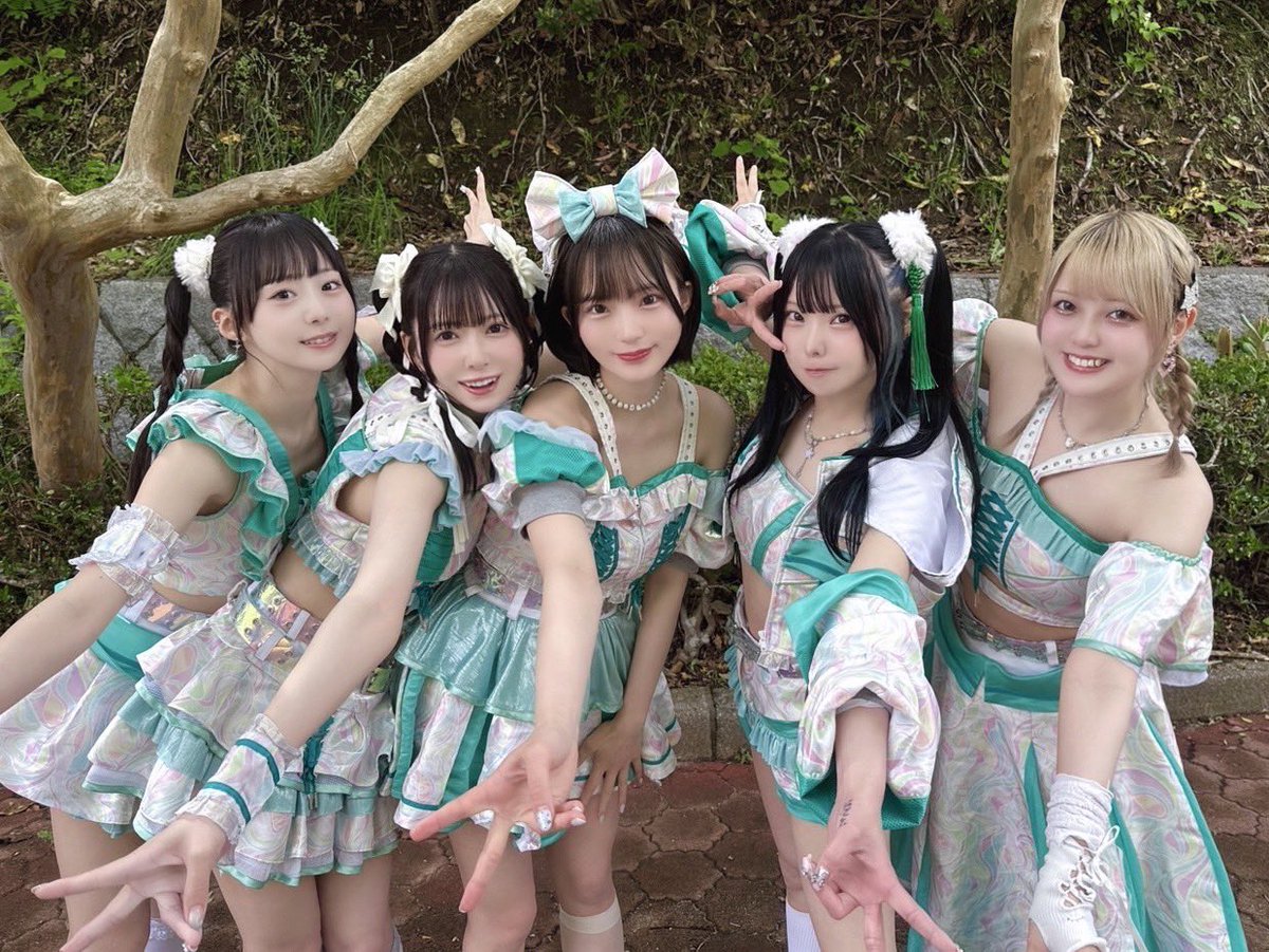 【福島2デイズ終了!!】 #オケトー
本日は三崎公園野外音楽堂
『リーディング エクストロメ‼︎ 』2日目！
2日目は野外にふさわしい天気！
福島まで一緒に遠征してくれた皆様ありがとうございました🫶🏻
久しぶりの9th衣装！
5人でのラスト野外でした🩵💚🤍💜❤️